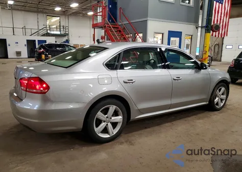 2013 Volkswagen Passat Se z USA, uszkodzony, nr VIN 1VWBP7A30DC062294
